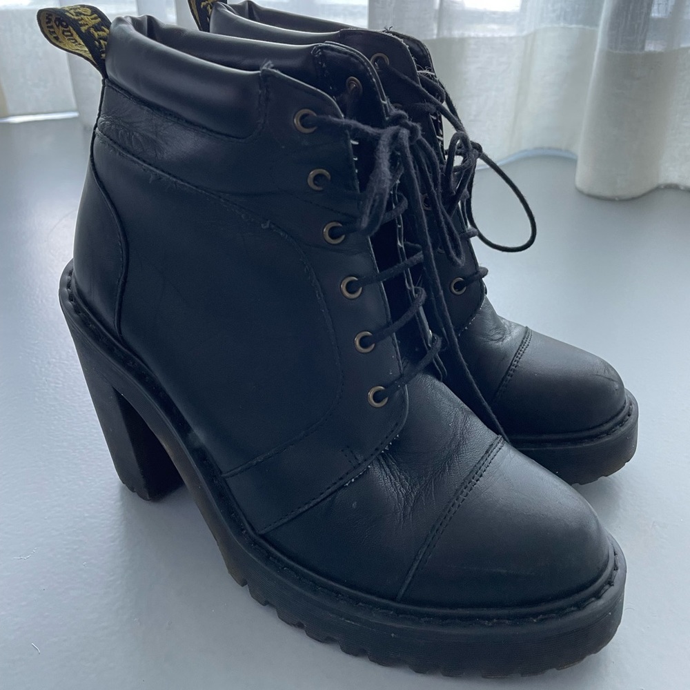 Doc Marten Averil Boots
